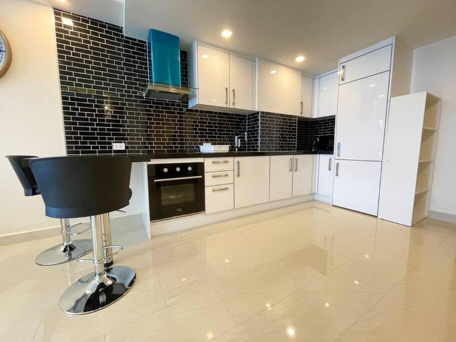 Large Luxury, Pool View, Grand Avenue, Pattaya - 202 Exterior foto